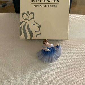 Royal Doulton Elaine Figurine in Blue and Cream retired